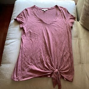 Like New! Women’s V-neck T-shirt!